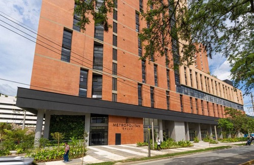 San Diego Apartment | Sophisticated 1BR Apt – Cowork +Hot Tub in Poblado