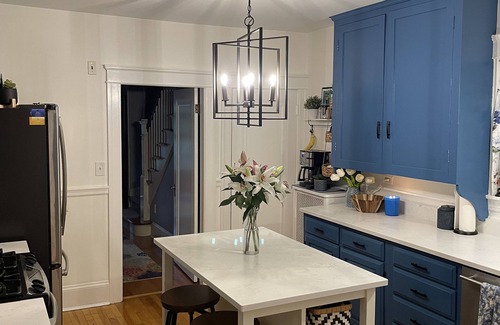 Salisbury Street House | Sophisticated 3 BR Home in the Heart of Worcester : Urban Oasis w/Hot Tub