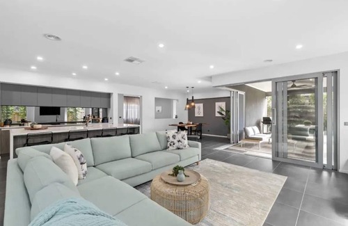Mount Duneed House | Sophisticated Abode nnLuxurious and contemporary home just 10 mins to the beach