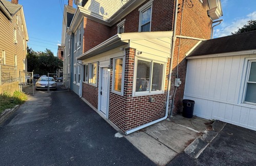 Bethlehem House | Sophisticated and spacious 7BR home— perfect for families, crews, professionals