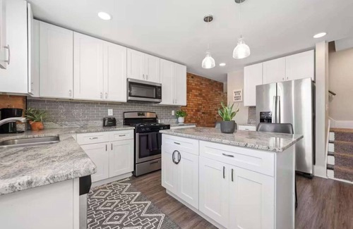 Downtown Columbus House | Sophisticated Boho Condo Walkable Columbus