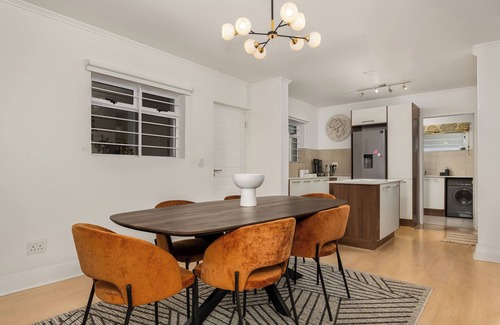 Century City Apartment | Sophisticated Century City Apartment | Pool