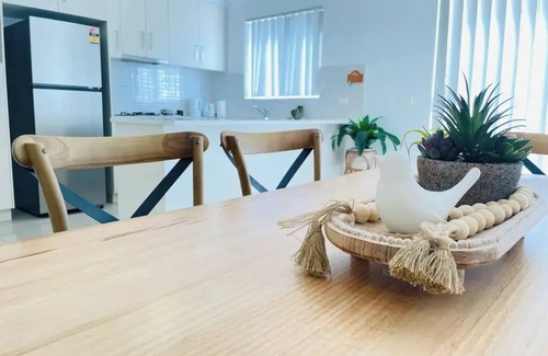 Wagga Wagga Apartment | Sophisticated City Retreat with All the Comforts