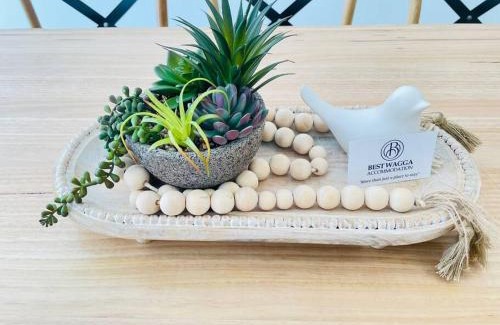Wagga Wagga Apartment | Sophisticated City Retreat with All the Comforts