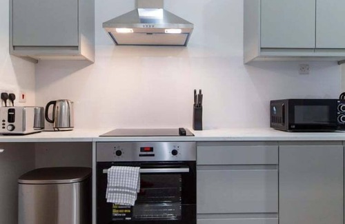 North Finchley Apartment | Sophisticated comfort in London