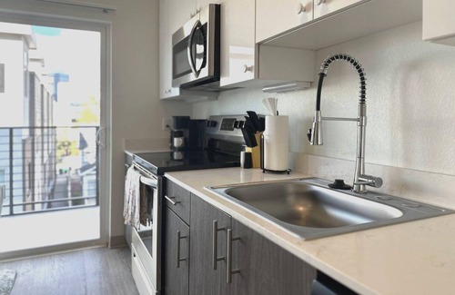 Uptown Apartment | Sophisticated Downtown Studio