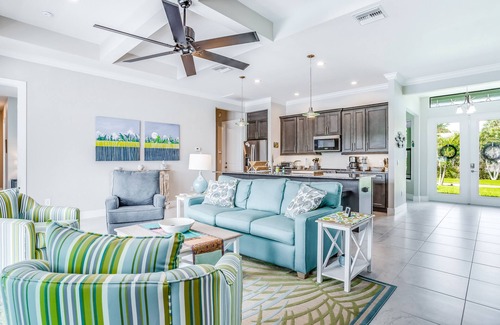 Alden Pines House | Sophisticated home with private pool & fast WiFi - walk & ferry to attractions