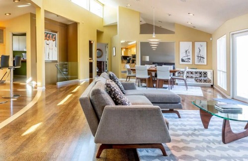 Dumbarton House | Sophisticated Private Retreat, HotTub/Biking/Walking Trails/Kayaking,