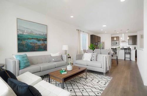 Longmont House | Sophisticated Retreat at High Point Drive – Your Dream Getaway Awaits Her #41712