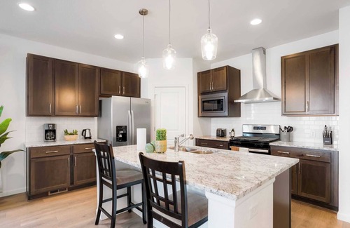 Longmont House | Sophisticated Retreat at High Point Drive – Your Dream Getaway Awaits Her #41712