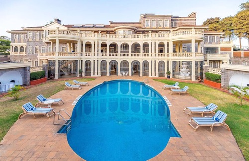 Limuru House | Sophisticated Room Near Pool and Gardens – Perfect for Relaxation