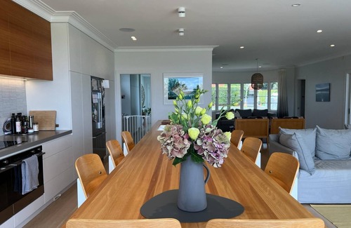 Orakei House | Sophisticated Splendor