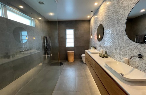 Orakei House | Sophisticated Splendor