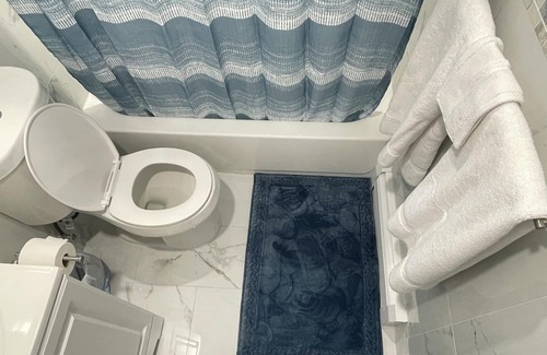 Inwood House | Sophisticated Suite Near JFK Airport