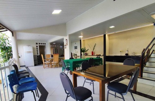 Coroa do Meio House | Sophisticated Townhouse with 5 Suites on Coroa do Meio Beach