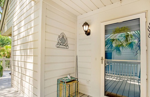 Spinnaker Beachhouses Villa | Sophisticated villa with private deck, just a short walk to the beach