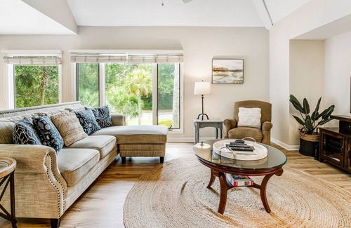 Spinnaker Beachhouses Villa | Sophisticated villa with private deck, just a short walk to the beach