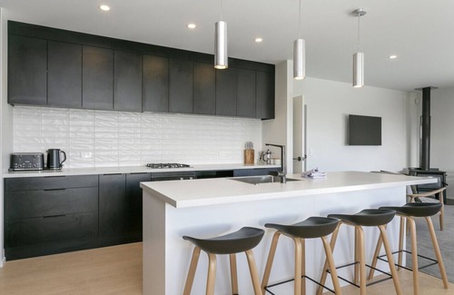 Wharewaka House | Sophistication Meets Relaxation