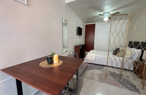 Xalapa Apartment | Sophistication and Rest: Room/Bathroom/Kitchen
