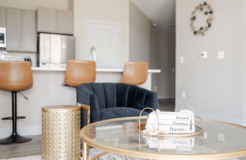 Whitestown Apartment | Sora, The Loft