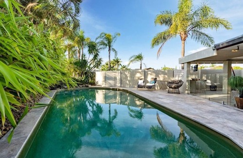Sorrento House | Sorrento Oasis - 5BR, Gym, Pool