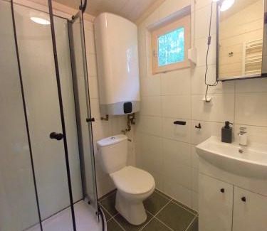 Rybno House | Sosnowa Odnowa - domek na Mazurach z sauną i balią