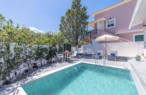 Neromilos Villa | Soso's Garden House with Pool