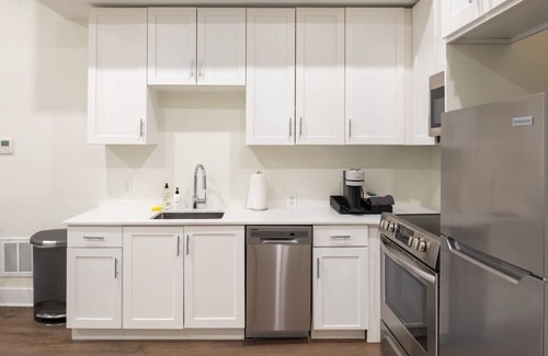 Center City East Apartment | Sosuite | 1BR Apt Acc. w W/D, Gym, Lounge