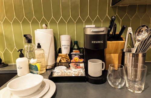 Fishtown Apartment | Sosuite | 2BR Apt w Patio, W/D, Sofabed