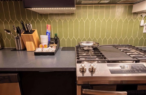 Fishtown Apartment | Sosuite | 2BR Apt w Patio, W/D, Sofabed