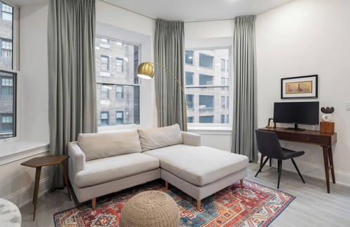 Rittenhouse Row Apartment | Sosuite | Bay Window 1BR Apt w W/D, Desk
