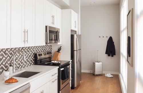 Old City Apartment | Sosuite | Corner 1BR Apt w W/D, Shared Roofdeck