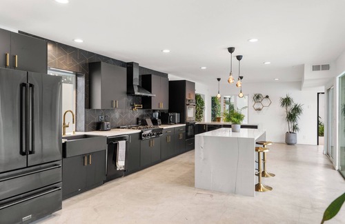 Northridge House | Soul LA House - 4bd, pool, oasis yard, sauna, gym