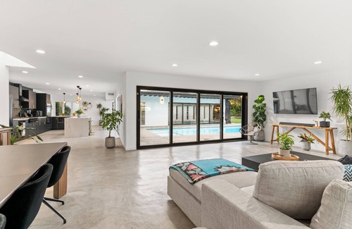 Northridge House | Soul LA House - 4bd, pool, oasis yard, sauna, gym