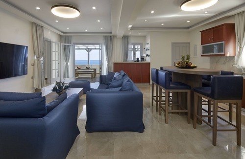 Perissa Villa | Soultouch Villa