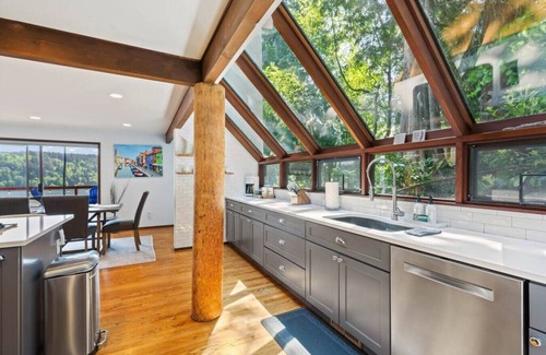 Rollingbay House | Sound & Cedar PNW Escape w/Unbeatable Views