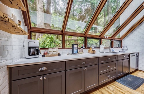 Rollingbay House | Sound & Cedar PNW Escape w/Unbeatable Views