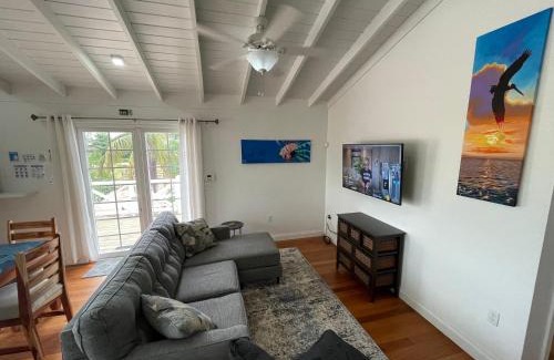 Placencia House | Sound of The Sea-walking distance to everything