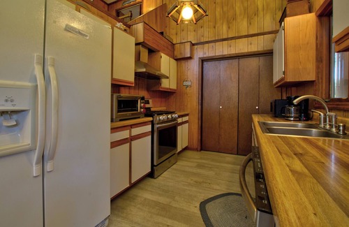 Harkers Island House | Sound View, Pet Friendly Home in Harkers Island, NC (Core Sound Lodge)