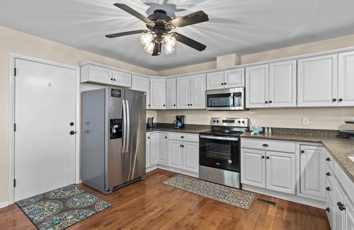 Morehead City House | SOUNDFRONT 3BD/2BA Home in Beaufort with PRIVATE DOCK - ask about bringing BOAT