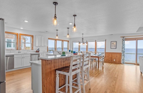 Wind Over Waves House | Soundfront Dog Friendly w/Pool, Hot Tub, Elevator, Game Room, Cmty Boat Ramp