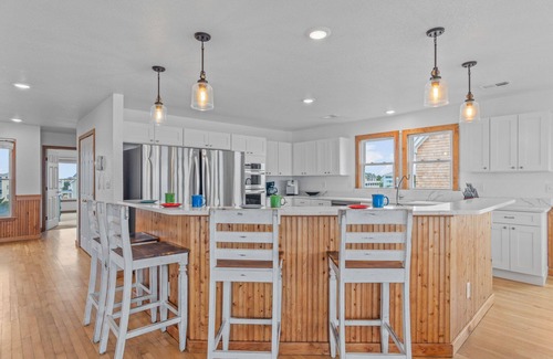 Wind Over Waves House | Soundfront Dog Friendly w/Pool, Hot Tub, Elevator, Game Room, Cmty Boat Ramp