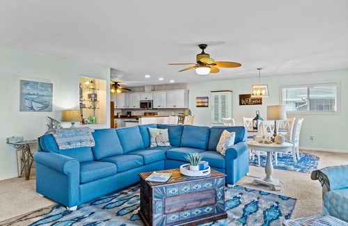 Carteret County House | SOUNDFRONT HOME IN BEAUFORT – 3BD/2BA WITH PRIVATE DOCK