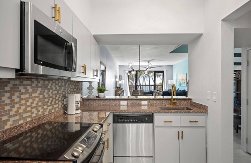 Humacao House | Sounds of the waves Luxury Villa 31 yards from Beach remodeled w 24 hr security