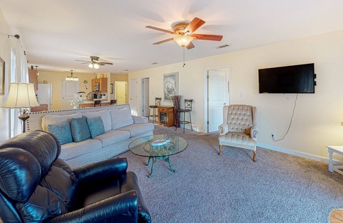 Gulf Breeze House | Soundside Cove Beachfront Retreat | House in Gulf Breeze