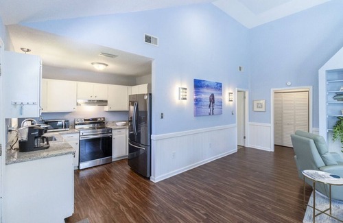 Colington Harbour House | Soundside home in KDH w/hot tub & lots of community amenities including a pool!