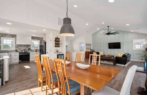 Colington House | Soundside Retreat | Hot Tub | Sleeps 10