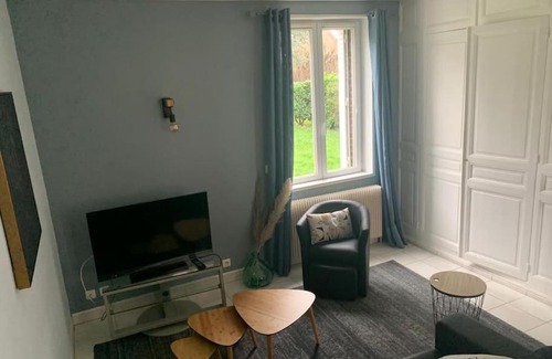 Parvillers-le-Quesnoy House | Sous le grand Cèdre