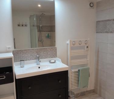 Gard Rhodanien Apartment | Sous le tilleul