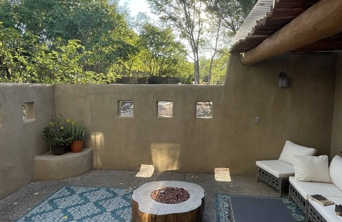 Los Ranchos de Albuquerque Apartment | South Foxfire Casita @ SantuaRio Grande-Quintessential New Mexico Casita+Firepit